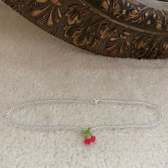 Cherry bead necklace - Picture 3 of 4